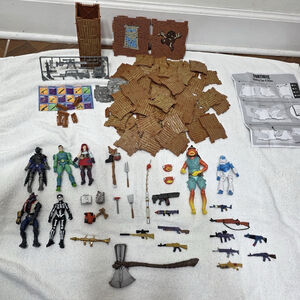 Fortnite Action Figure Lot w/ Weapons Accessories & Building Pieces Playset
